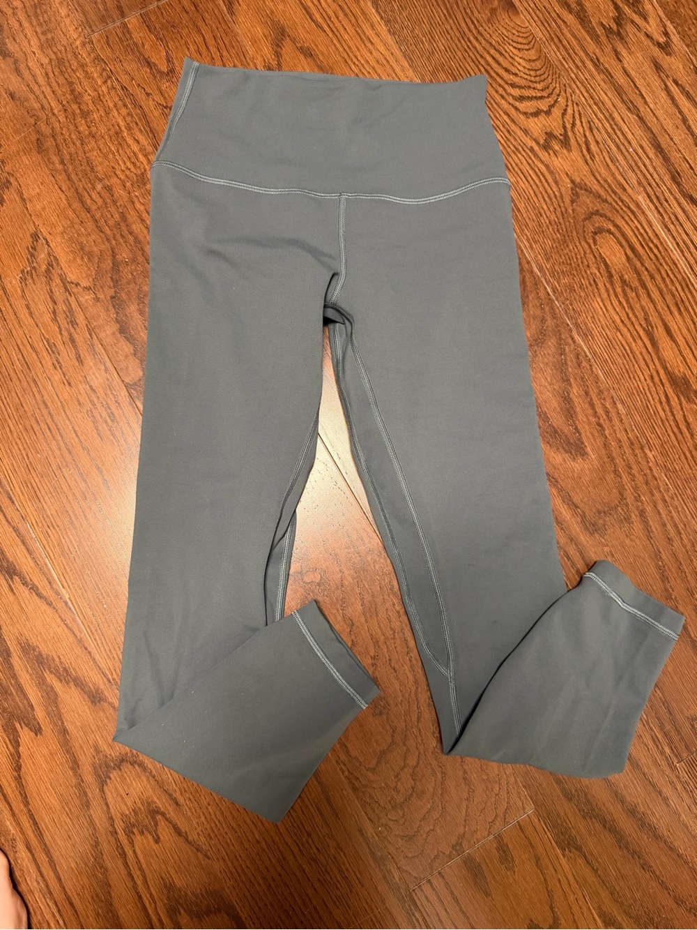 Sz 6 Lululemon Align 25’’ leggings